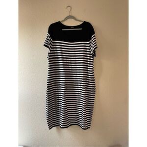 Torrid striped short sleeve sweater dress size 4‎